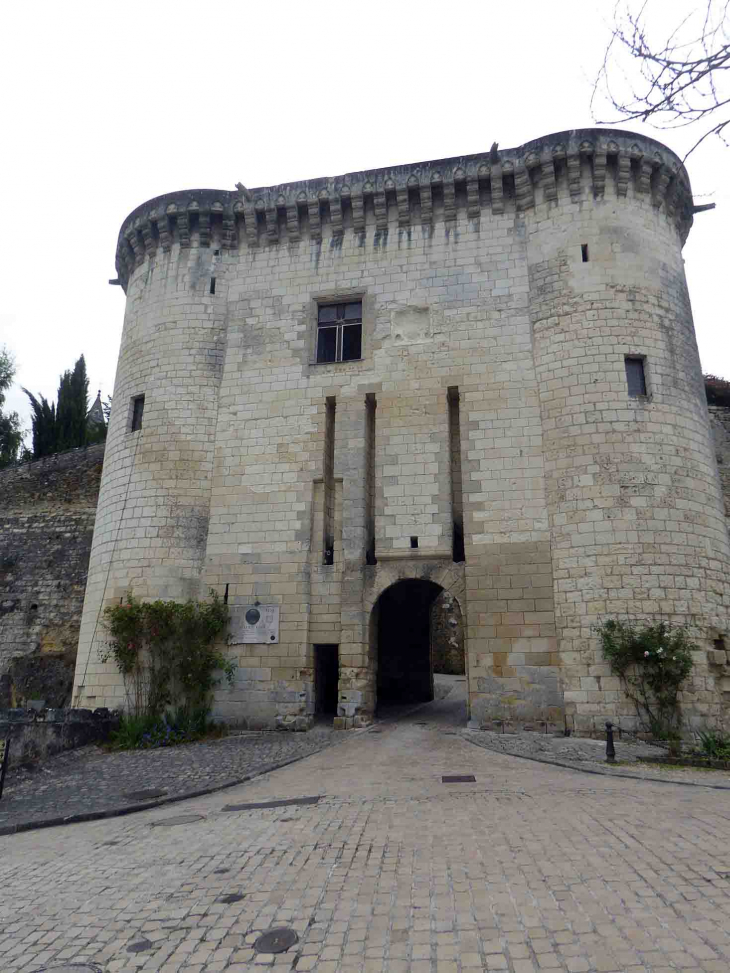 La Cité Royale : la porte Royale - Loches