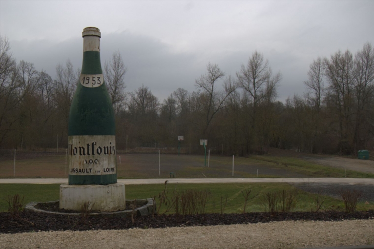 Vue devant la mairie - Lussault-sur-Loire