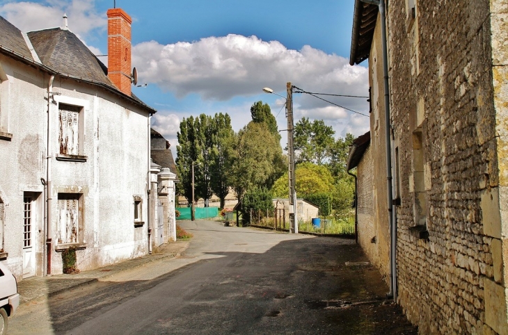 Le Village - Luzé