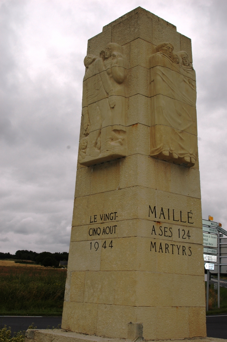 Monuments souvenir dédiès aux martyrs de Maillé tuès par les nazis