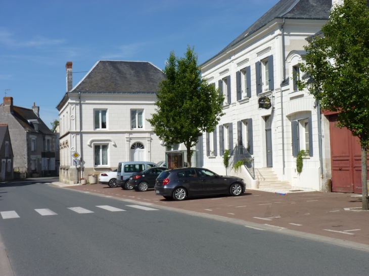 Le village   Crédit : André Pommiès - Manthelan