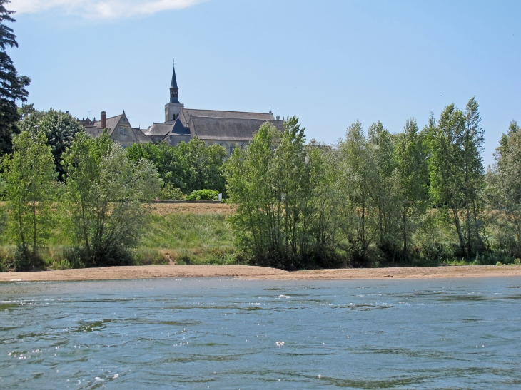 Photo à Montlouis-sur-Loire (37270) : L'église de ...