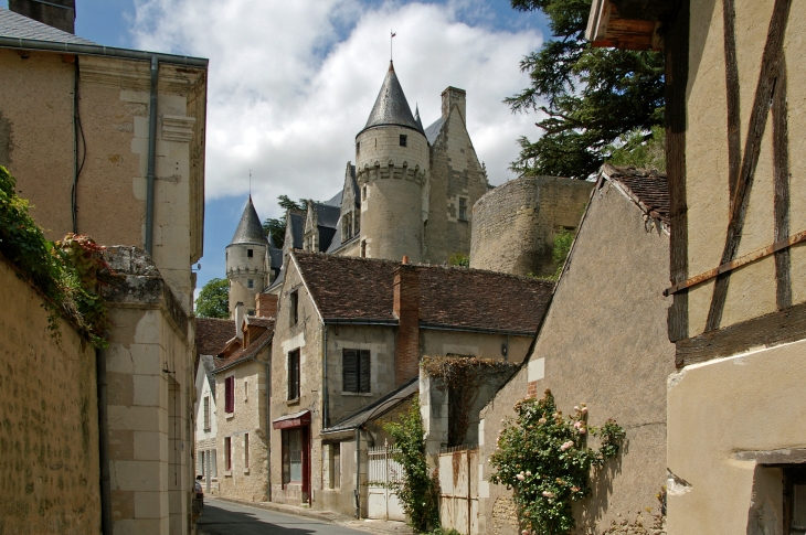 La rue Xavier Branicki. - Montrésor