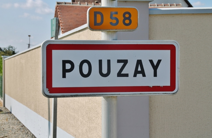  - Pouzay