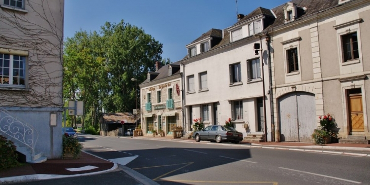 Le Village - Pouzay