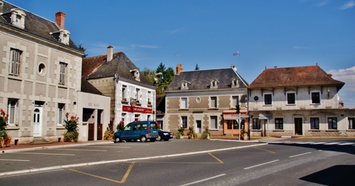 Le Village - Pouzay