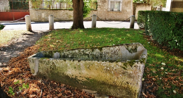 Le Village ( Sarcophage ) - Pouzay