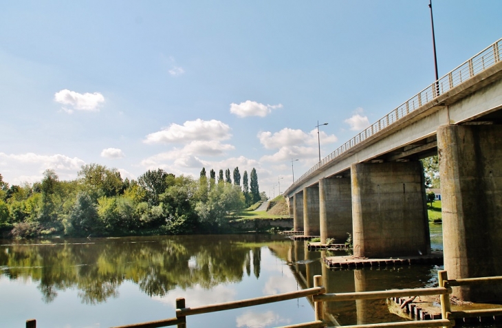 Pont sur La Vienne - Pouzay