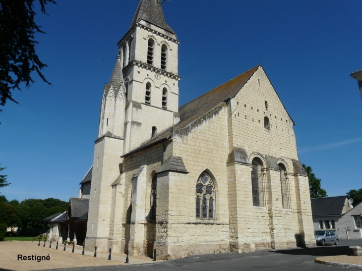 L'église      Crédit : André Pommiès                                                                                                                                              - Restigné