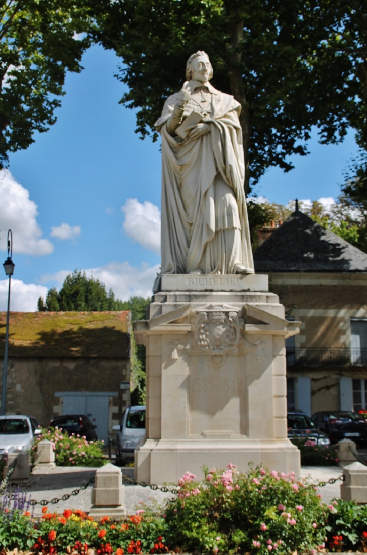 Statue de Richelieu