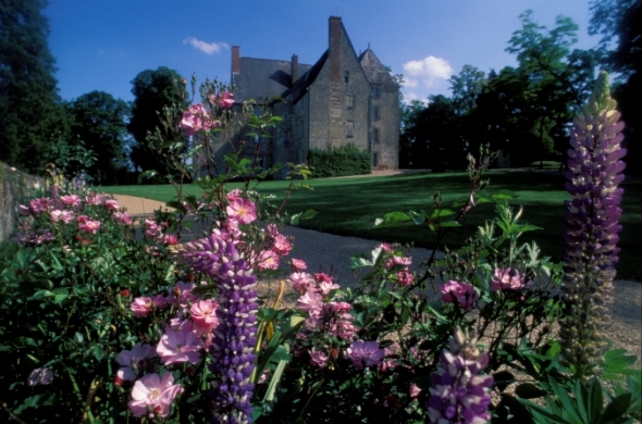 Le Château, où Balzac a séjourné et écrit. - Saché