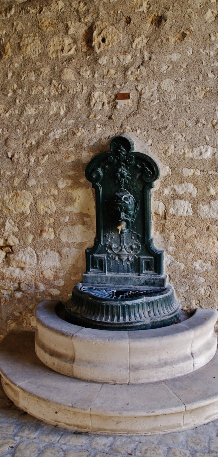 Fontaine - Saint-Épain