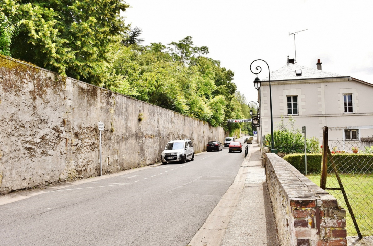 La Commune - Saint-Ouen-les-Vignes