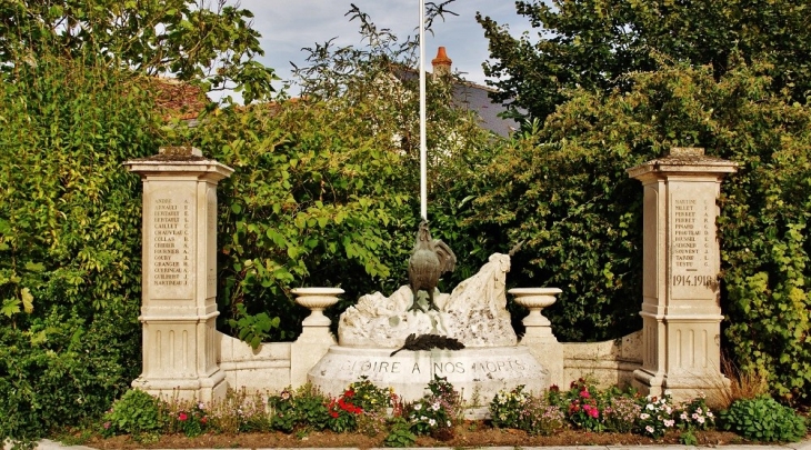 Monument-aux-Morts - Sainte-Catherine-de-Fierbois