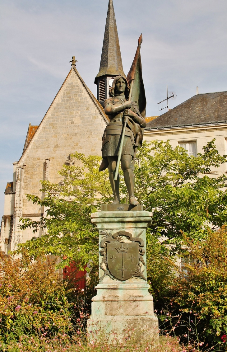 Statue de Jeanne-Darc - Sainte-Catherine-de-Fierbois