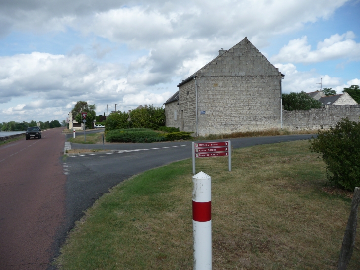 Bertignolles quai de la loire - Savigny-en-Véron