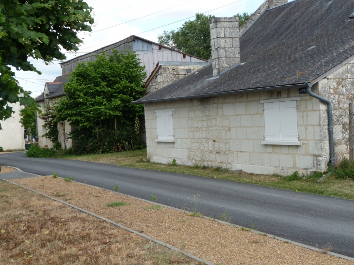 Bertignolles rue du port - Savigny-en-Véron