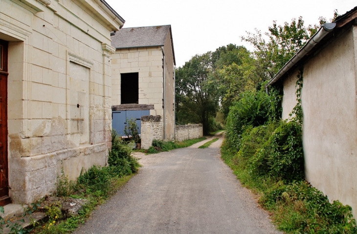 Le Village - Sazilly