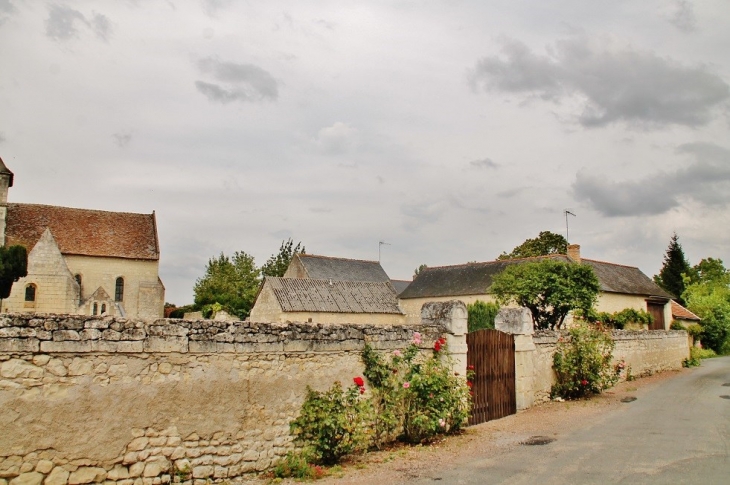 Le Village ( Le Cimetière ) - Sazilly