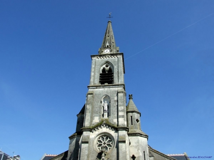 Détail de Saint-Martin sur le devant de l'Eglise - Semblançay