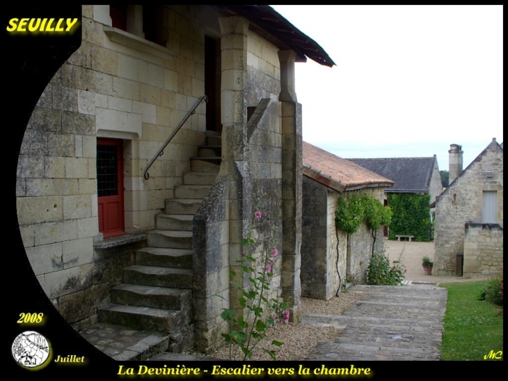 La Devinière - Escalier vers la chambre - Seuilly