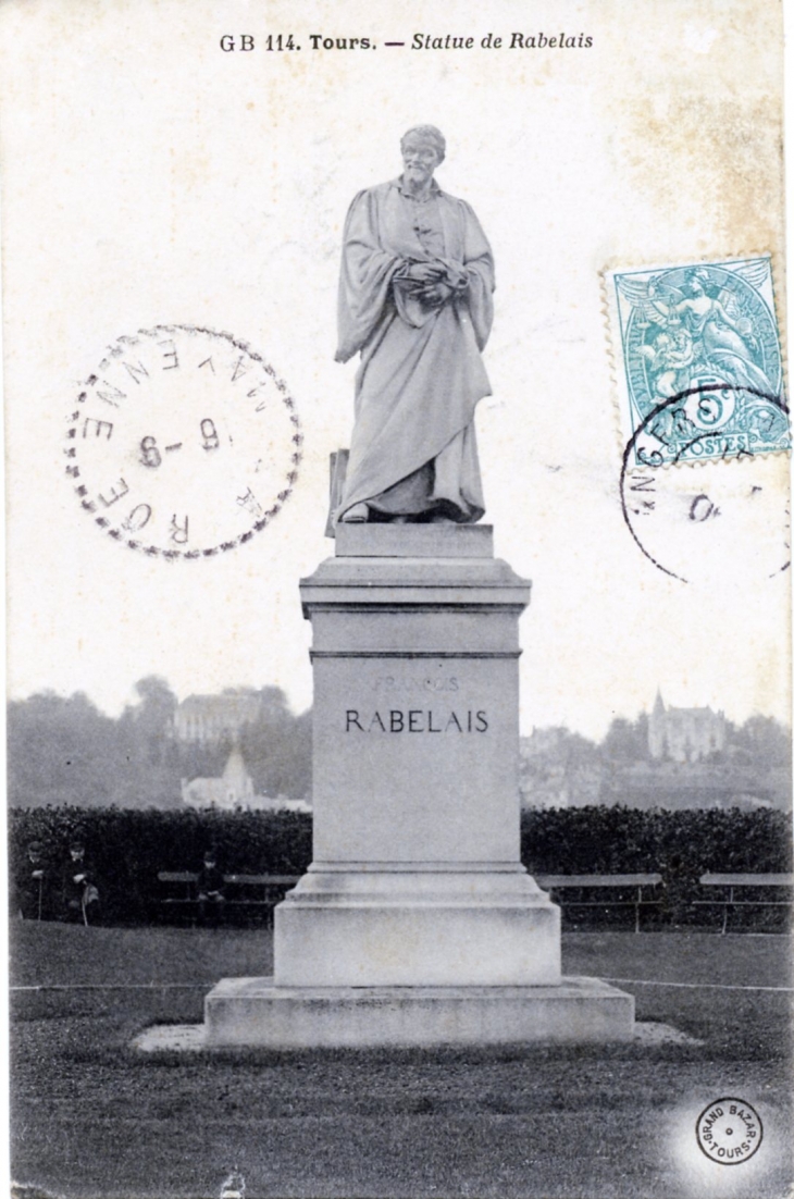 Statue de Rabelais, vers 1906 (carte postale ancienne). - Tours