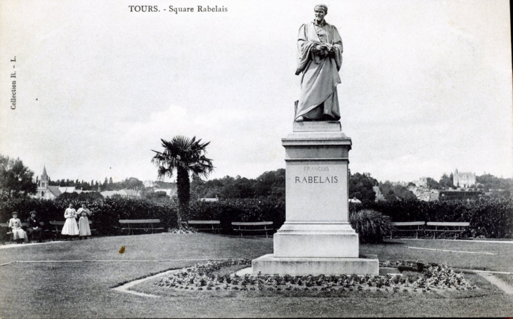 Square Rabelais, vers 1910 (carte postale ancienne). - Tours