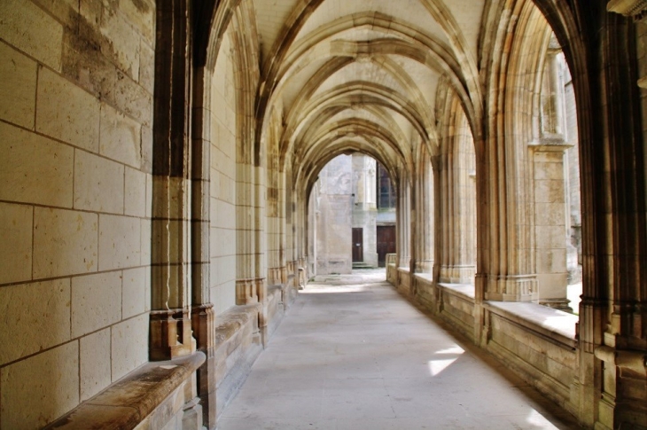 Le Cloître - Tours