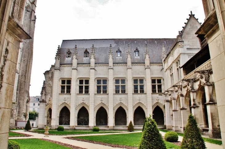 Le Cloître - Tours