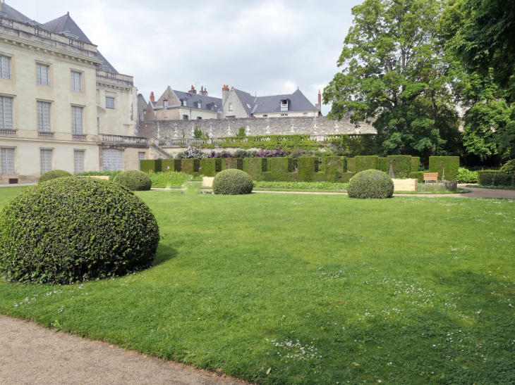 Le jardin du musée des Beaux Arts - Tours