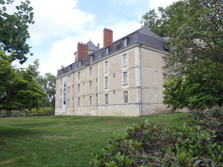 Le château - Tours