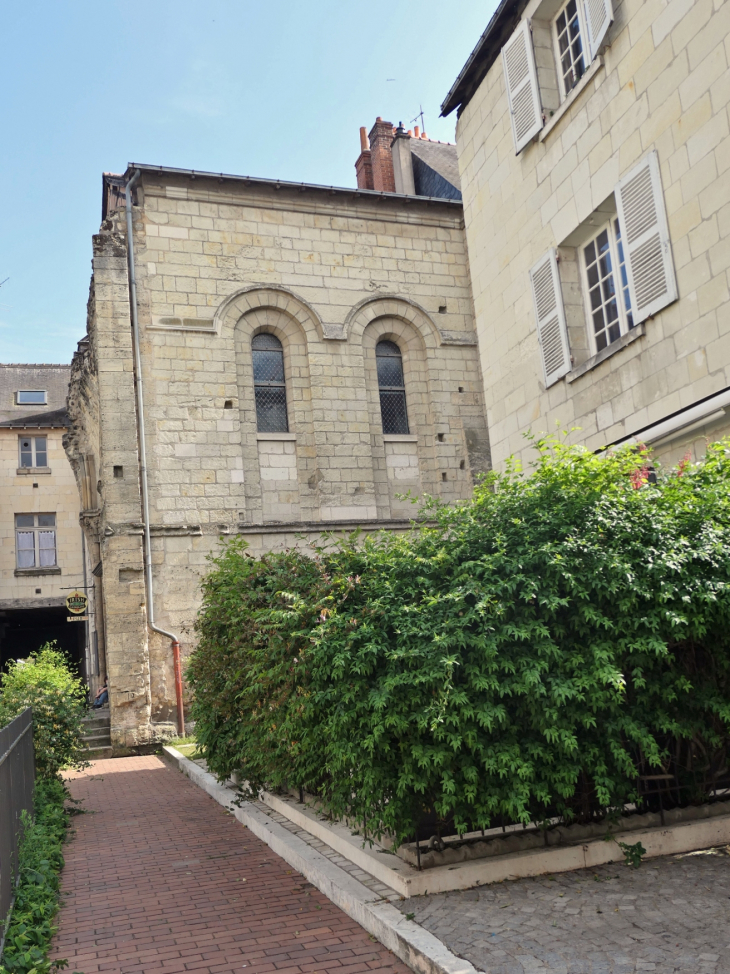 Place Saint Pierre le Puellier : nef de l'ancienne église - Tours