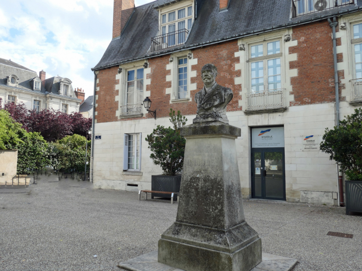 L'Institut de Touraine : bâtiment Rabelais - Tours