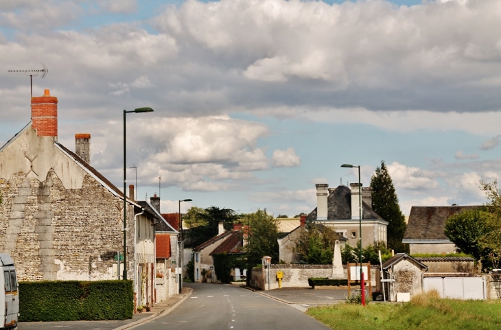 Le Village - Verneuil-le-Château