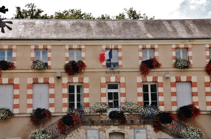 La Mairie - Villaines-les-Rochers