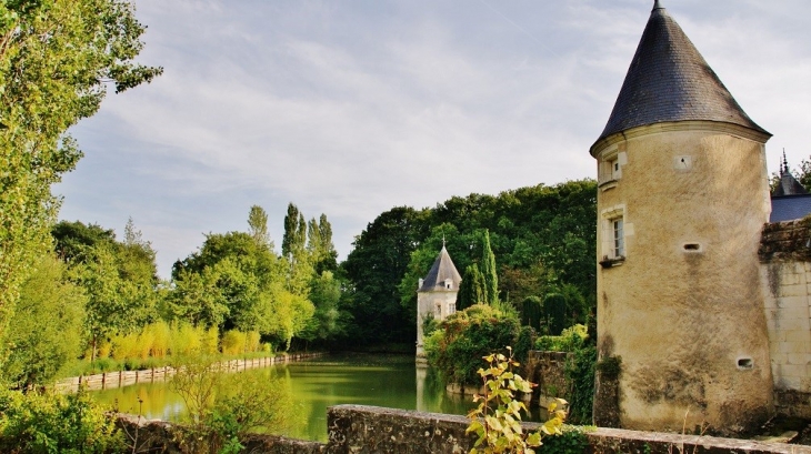 Le Château - Villeperdue