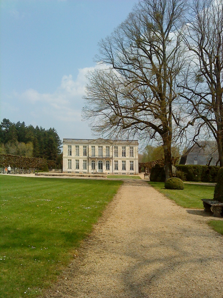  - Bouges-le-Château