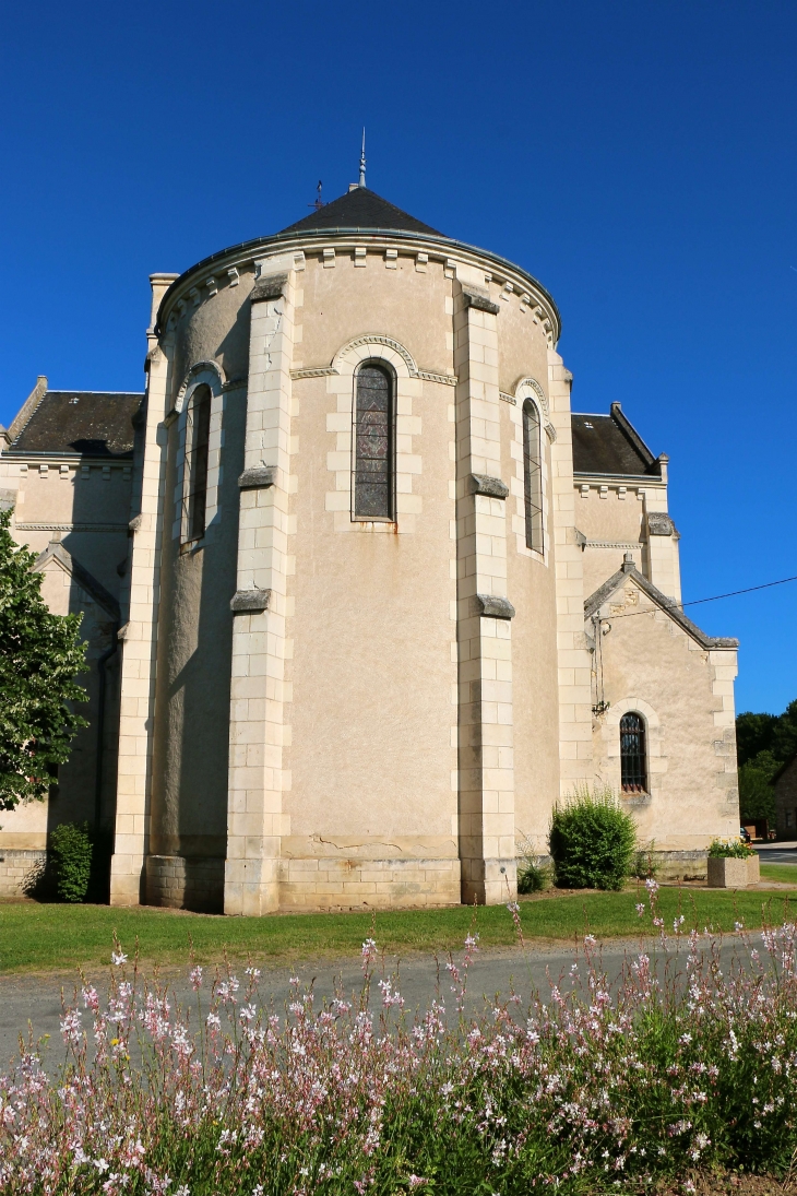 Le chevet de l'église Saint Chistophe. - Chitray