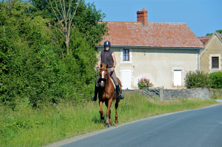 A l'entrée du village. - Ciron