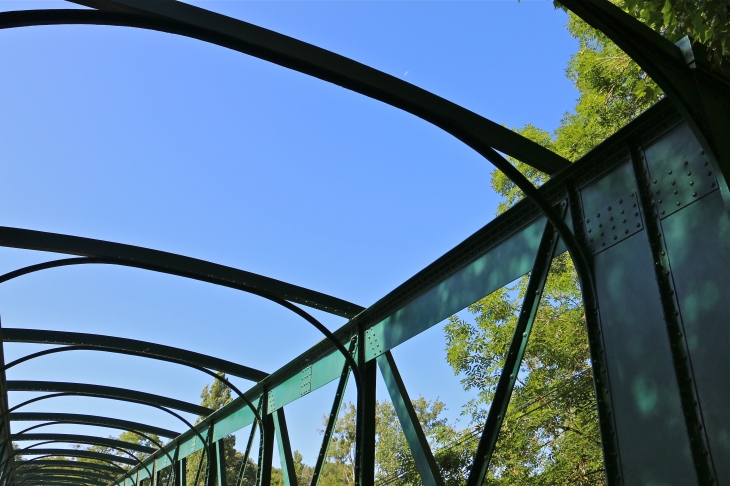 Le pont sur la Creuse. - Ciron