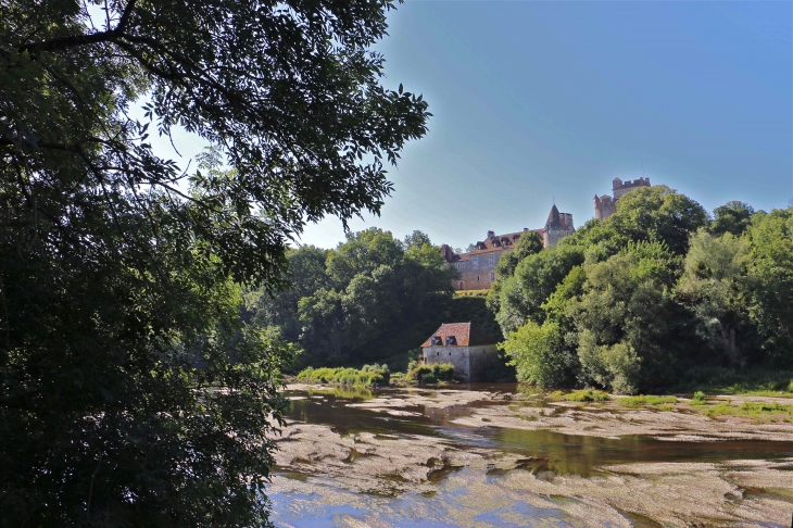 Le château de Romefort. - Ciron