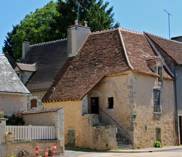 Maison du village. - Fontgombault