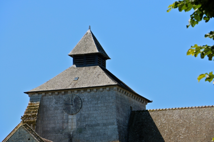 Le clocher de l'Abbaye Notre Dame. - Fontgombault