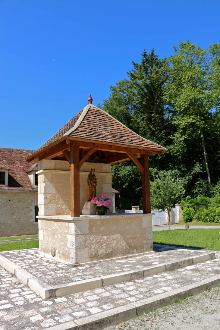 Abbaye Notre Dame. - Fontgombault