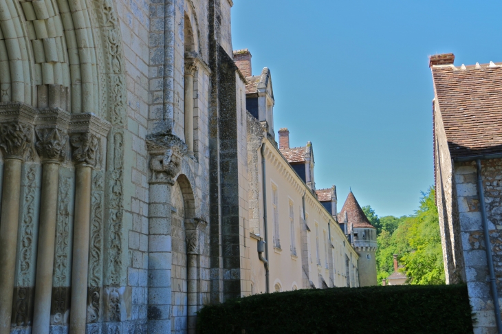 L'Abbaye Notre Dame. - Fontgombault