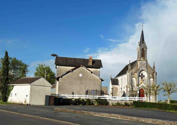 Arrière de la mairie et église - Fontguenand