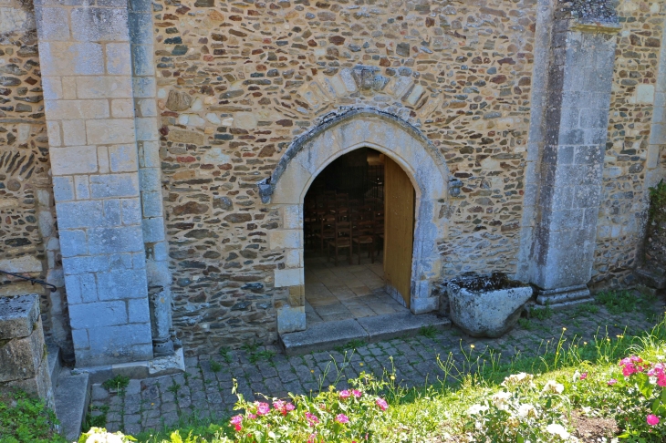 Portail de l'église Saint Laurent et Notre Dame. - Gargilesse-Dampierre