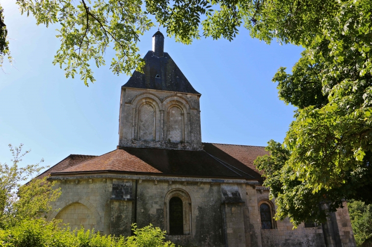 Façade Nord de l'église Saint Laurent et Notre Dame. - Gargilesse-Dampierre