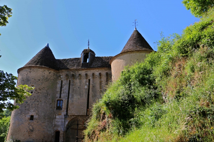 Le chateau. - Gargilesse-Dampierre