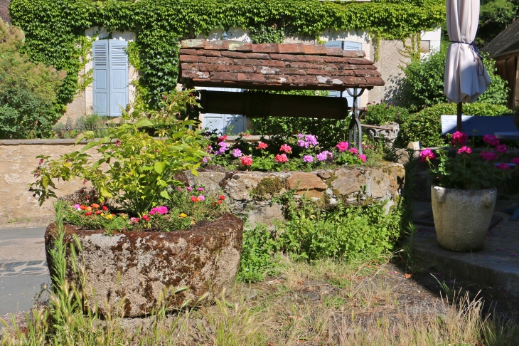 Dans le village. - Gargilesse-Dampierre